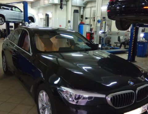Замена накладок стоек дверей на BMW 5 G30
