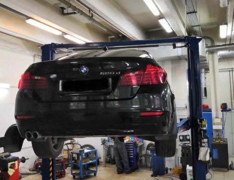 BMW F10 на плановом техническом обслуживании