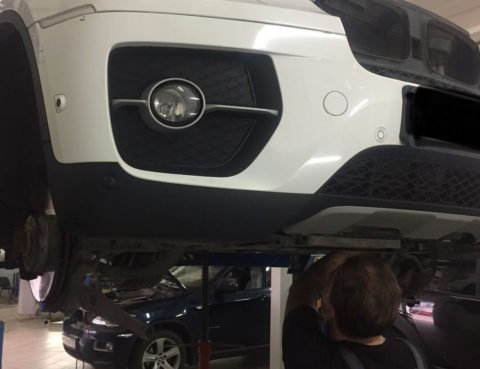 Устранение причин шума спереди при движении автомобиля BMW X6 E71