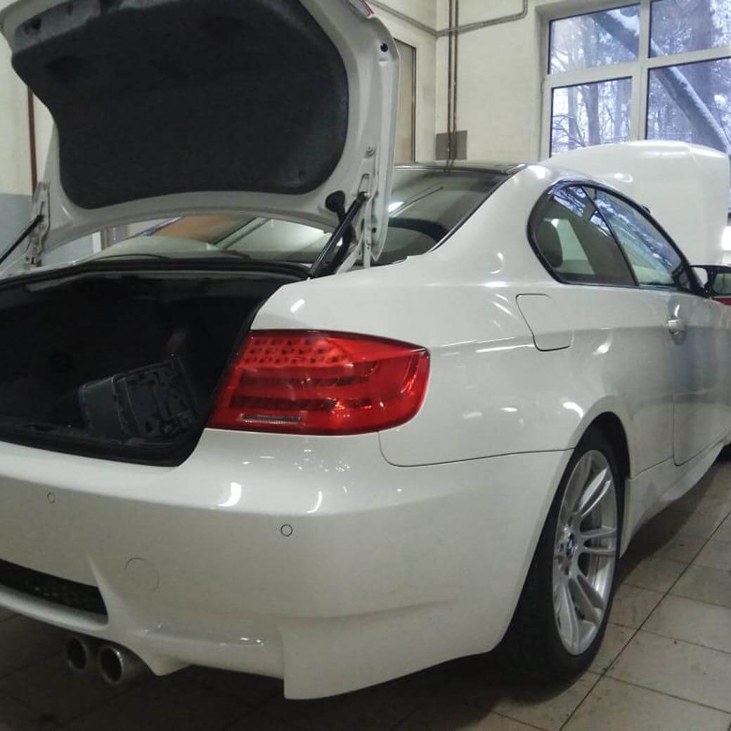 начало замены стартера на BMW M3 в кузове E92 с двигателем S65